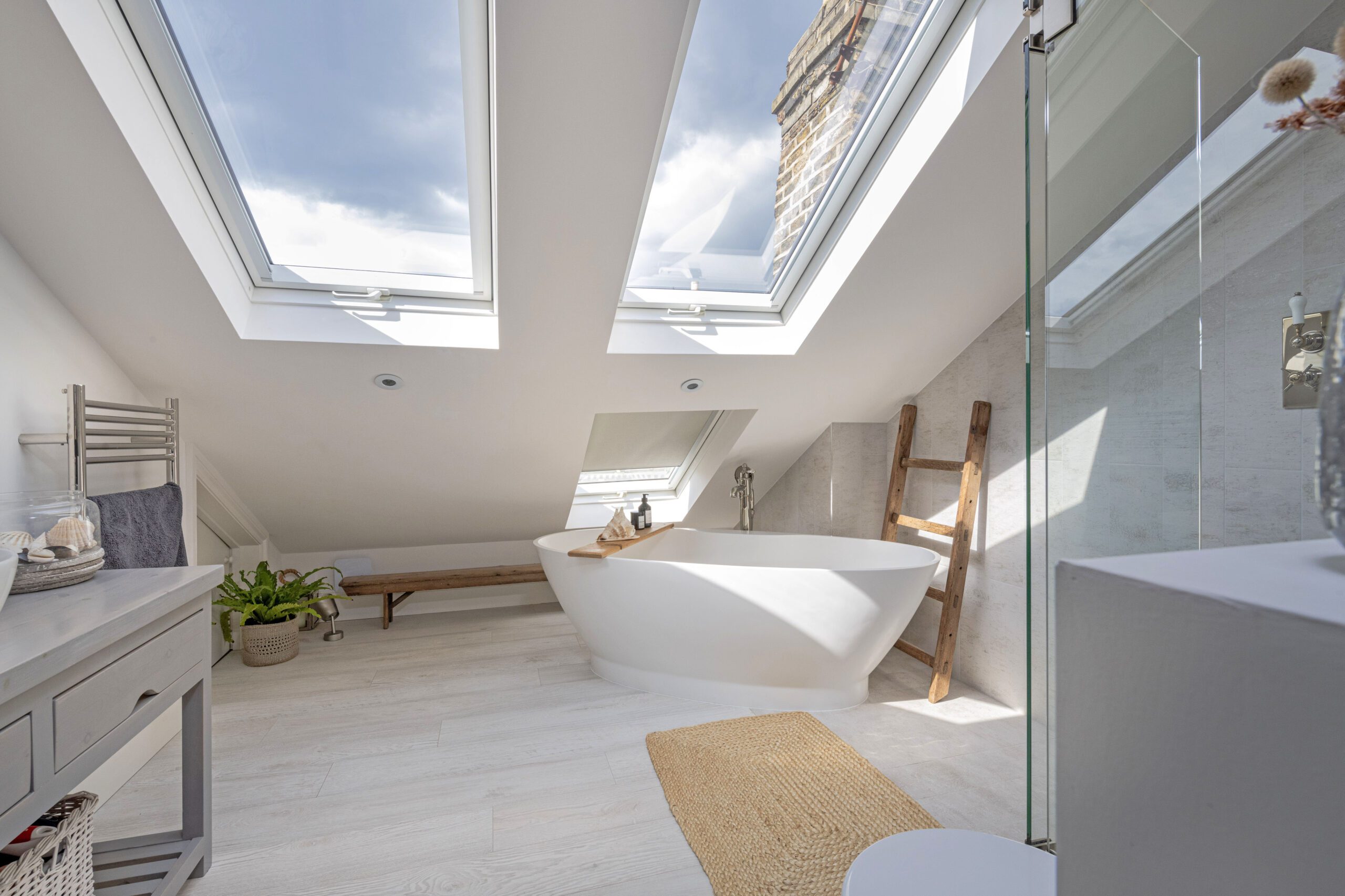 How to Maximise Small Spaces: 10 Budget-Friendly Design Ideas for Urban Apartments