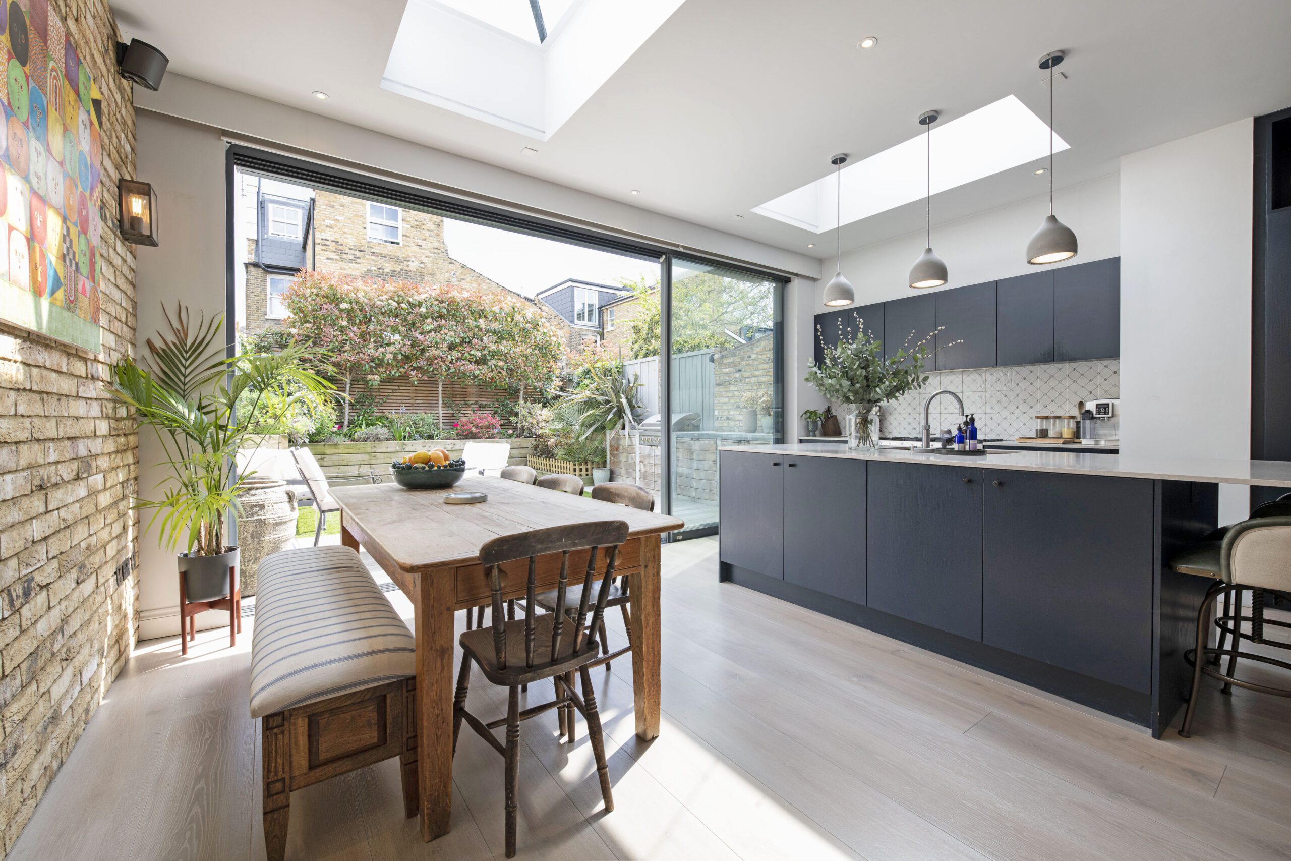How to Blend Modern Design with Classic Architecture for Stunning Home Extensions
